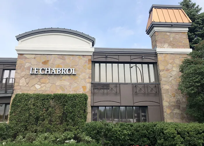 Le Chabrol Hotel & Suites Montreal